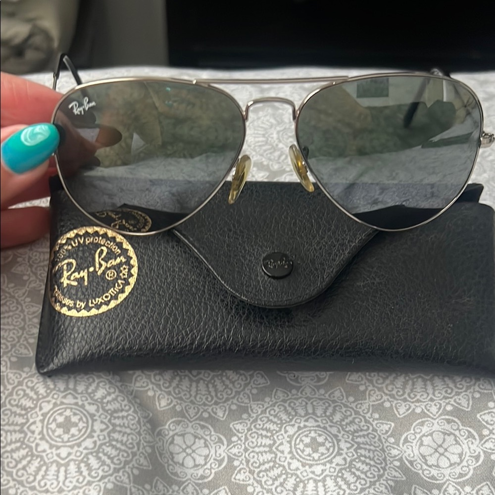 Ray-Ban Silver Aviator Sunglasses with Black Case
